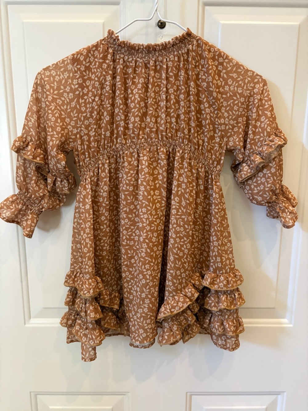 Noralee Size 4;Floral Smocked Dress Caramel Brown; Ditsy Ruffle Sleeve Boutique